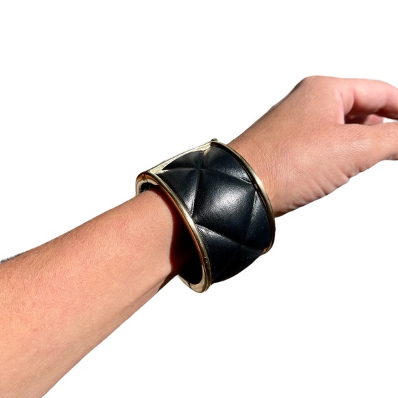 CHANEL Black Quilted Lambskin Leather Cuff Bracelet w/ Pin Side Closure - Picture 5 of 14